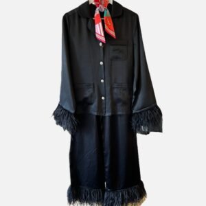 Seiden -Pyjama Schwarz mit Straussenfedern & Pelmutt-Knöpfe